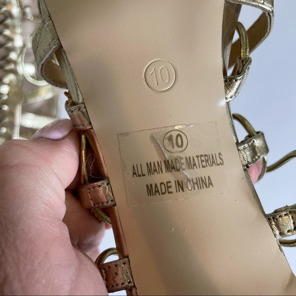 Liliana Gold Sexy Stiletto Heels. Size 10 - Picture 8 of 10